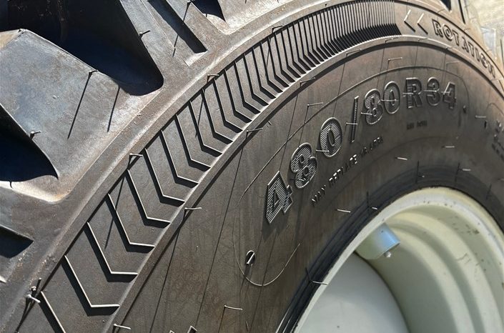 
								2018 Massey Ferguson 5610 Dyna-4 Tractor full									