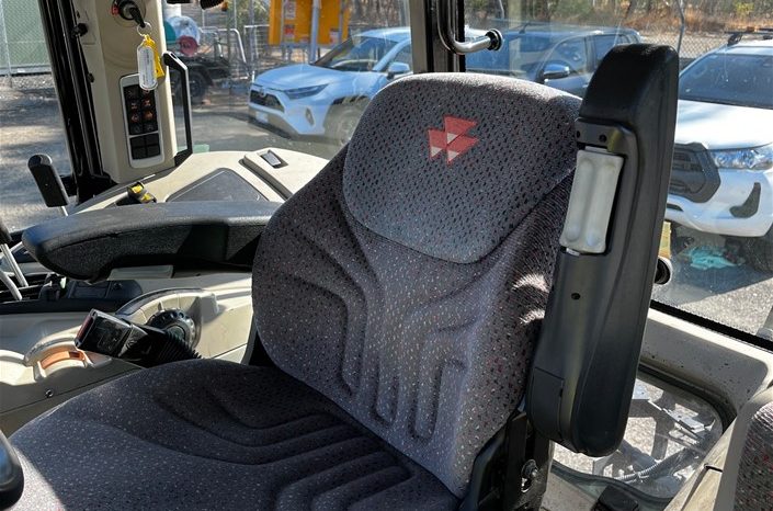 
								2018 Massey Ferguson 5610 Dyna-4 Tractor full									