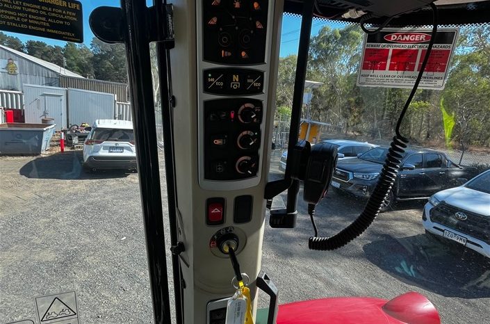 
								2018 Massey Ferguson 5610 Dyna-4 Tractor full									