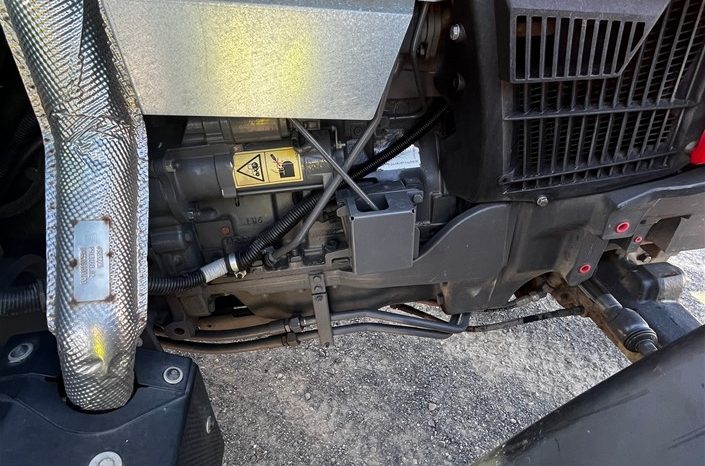 
								2018 Massey Ferguson 5610 Dyna-4 Tractor full									