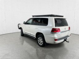 
										2020 Toyota Landcruiser SAHARA VDJ200R full									
