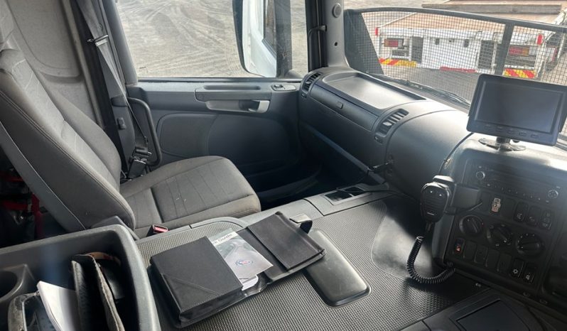 
								2016 Scania P360 8 x 2 Crane Truck full									
