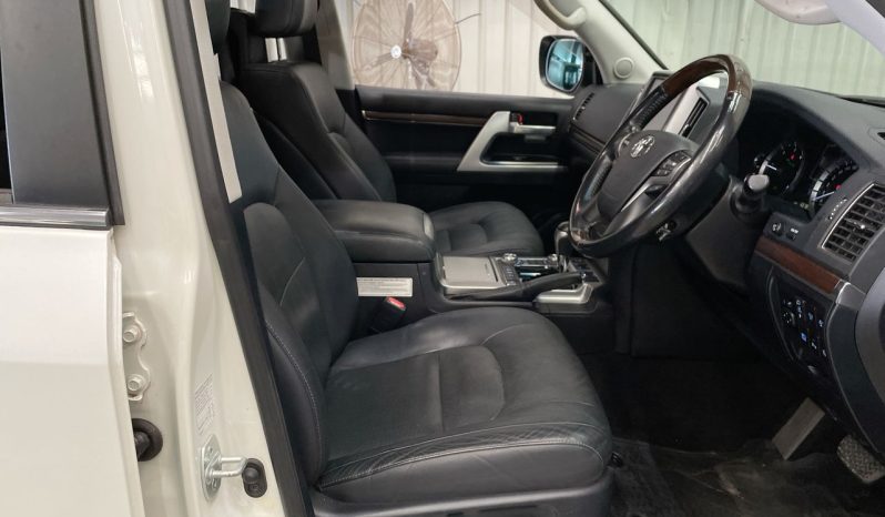 
								2020 Toyota Landcruiser SAHARA VDJ200R full									