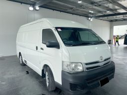 
										2013 Toyota Hiace SLWB TRH221R full									