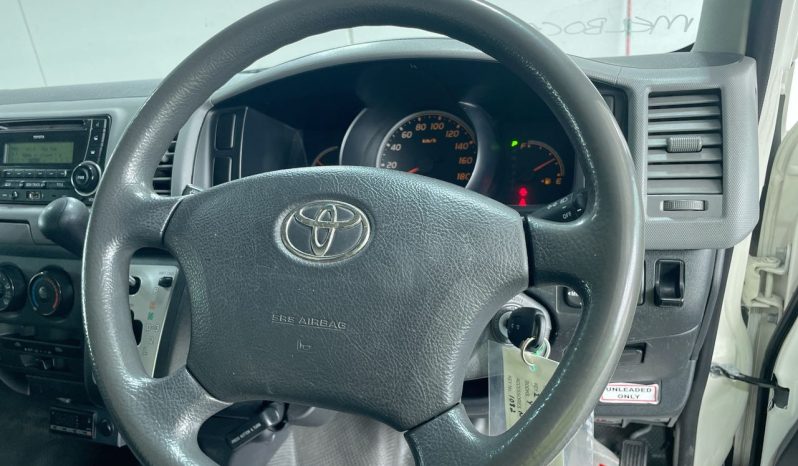 
								2013 Toyota Hiace SLWB TRH221R full									