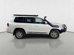 
										2020 Toyota Landcruiser SAHARA VDJ200R full									