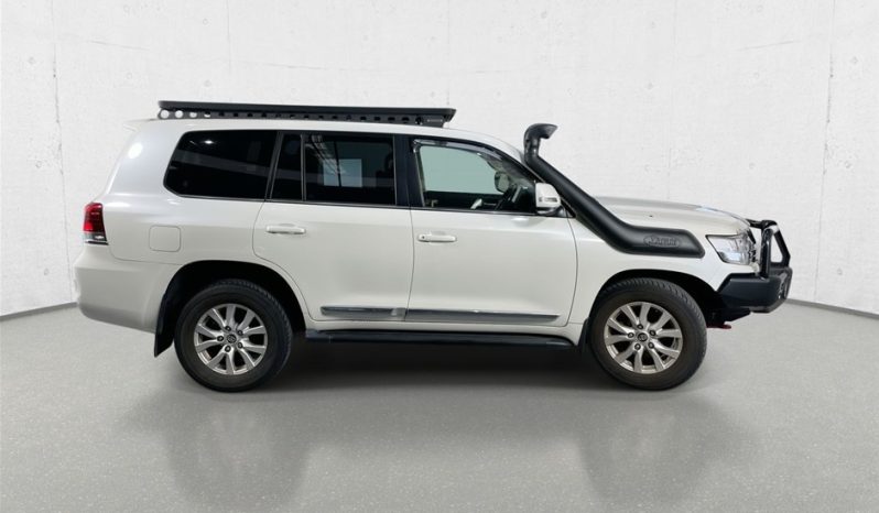 
								2020 Toyota Landcruiser SAHARA VDJ200R full									