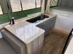 
										2021 WILLOW RV ACACIA-402 CARAVAN full									