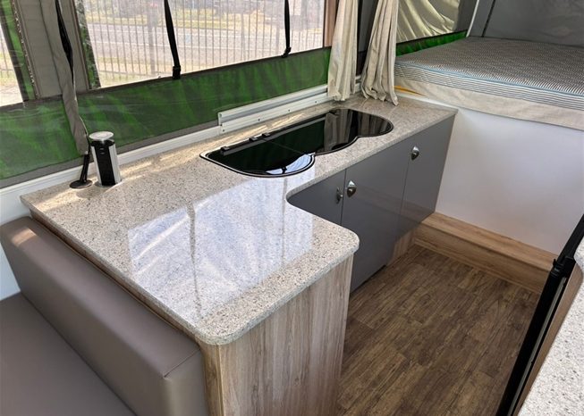 
								2021 WILLOW RV ACACIA-402 CARAVAN full									