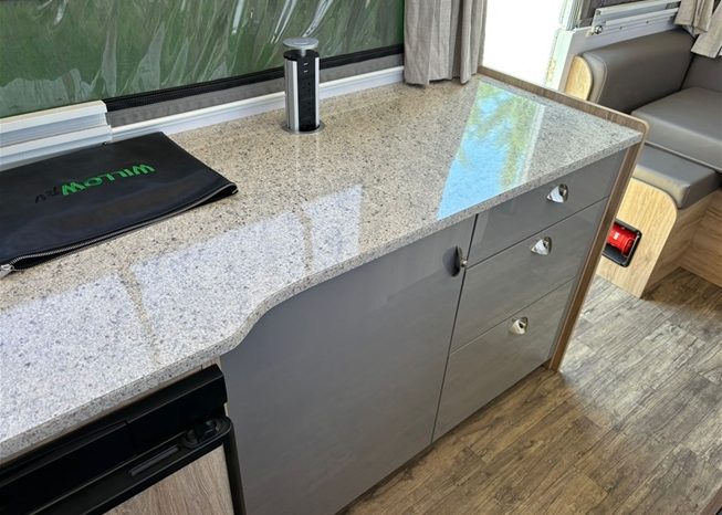 
								2021 WILLOW RV ACACIA-402 CARAVAN full									