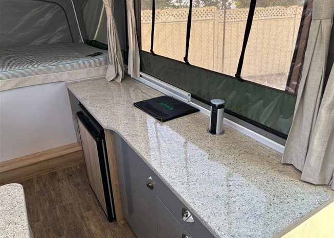 
								2021 WILLOW RV ACACIA-402 CARAVAN full									