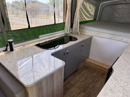 
										2021 WILLOW RV ACACIA-402 CARAVAN full									