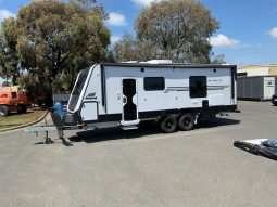 
										2023 Jayco Silverline 24.7 ft Caravan full									