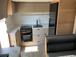 
										2023 Jayco Silverline 24.7 ft Caravan full									