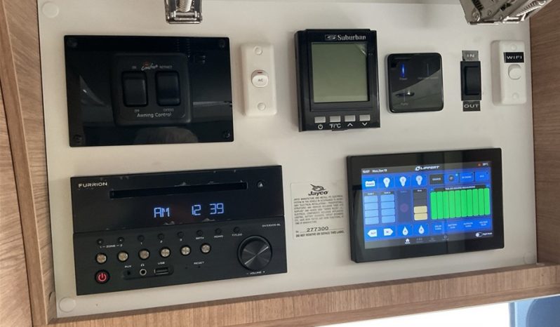 
								2023 Jayco Silverline 24.7 ft Caravan full									