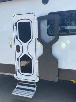 
										2023 Jayco Silverline 24.7 ft Caravan full									
