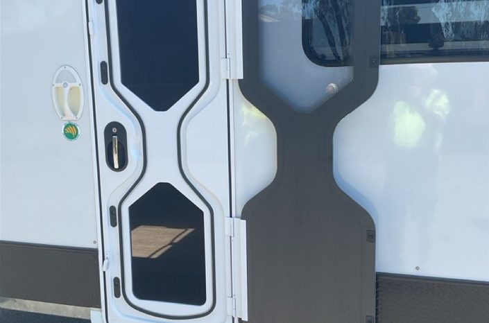 
								2023 Jayco Silverline 24.7 ft Caravan full									