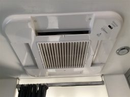 
										2016 Jaeger Dreamlander Caravan full									