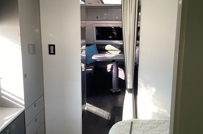 
								2016 Jaeger Dreamlander Caravan full									