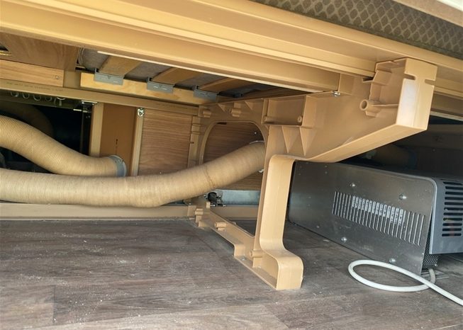 
								2015 Swift Explorer 4FB Caravan full									
