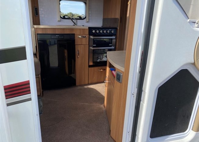 
								2015 Swift Explorer 4FB Caravan full									