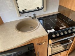 
										2015 Swift Explorer 4FB Caravan full									