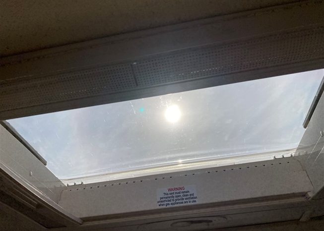 
								2015 Swift Explorer 4FB Caravan full									