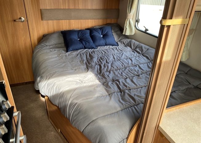 
								2015 Swift Explorer 4FB Caravan full									