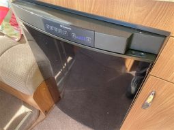 
										2015 Swift Explorer 4FB Caravan full									