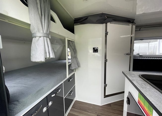 
								2022 AUSTRACK TANAMI X15 CARAVAN full									