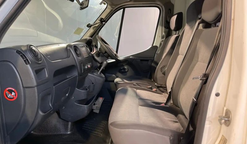 
								2020 Renault Master full									