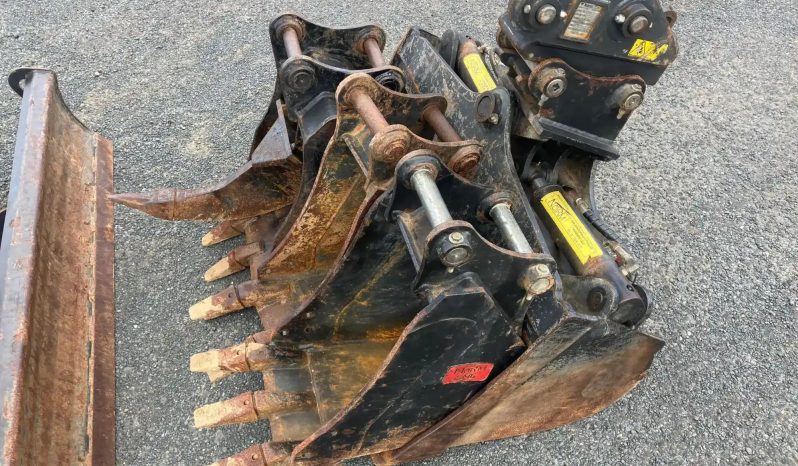 
								2022 Bobcat E26 full									