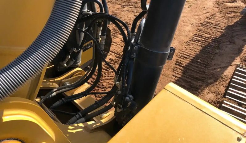 
								2021 Caterpillar 330GC full									