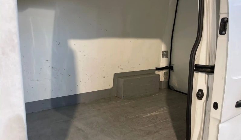 
								2020 Renault Master full									